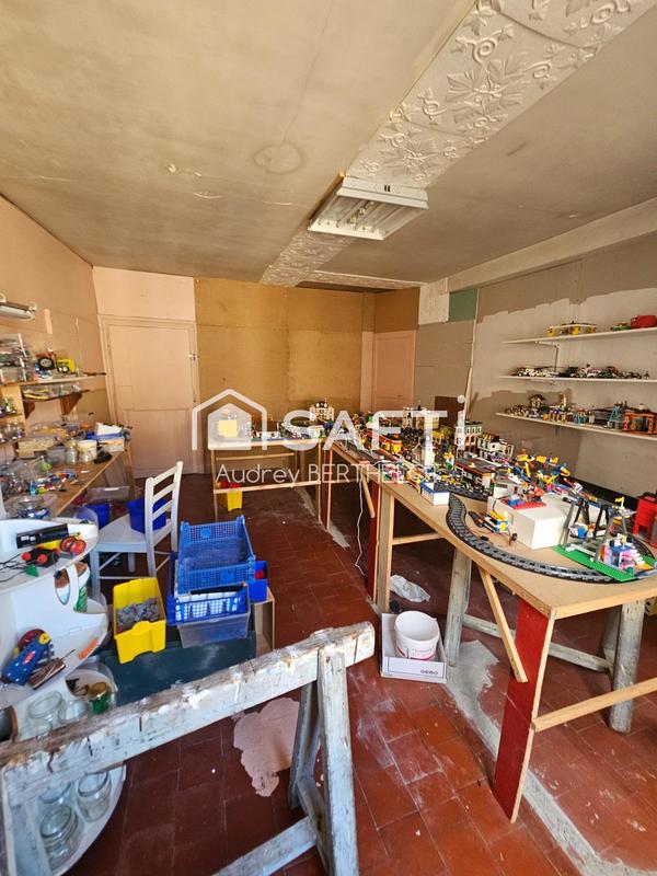 Maison - 256 m² - 8 pièces