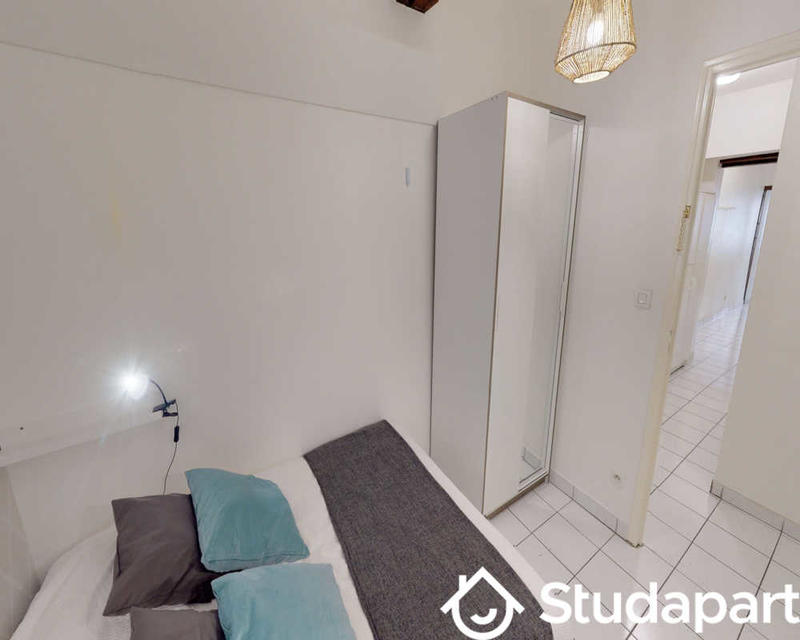 Chambre - 70 m² - 1 pièce