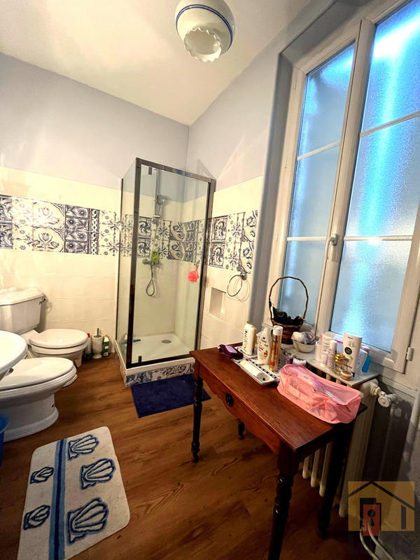 Maison - 180 m² - 6 pièces