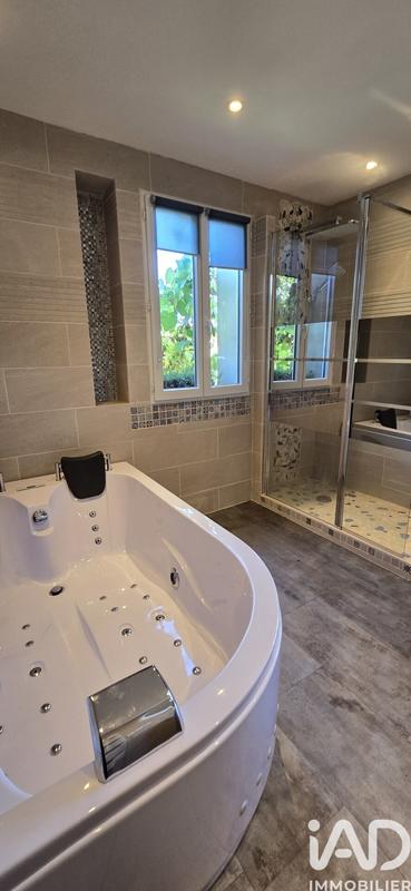 Maison - 200 m² - 6 pièces