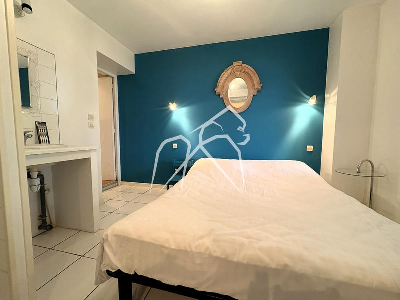 Maison - 200 m² - 7 pièces