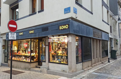 Local commercial - 204 m² - 2 pièces