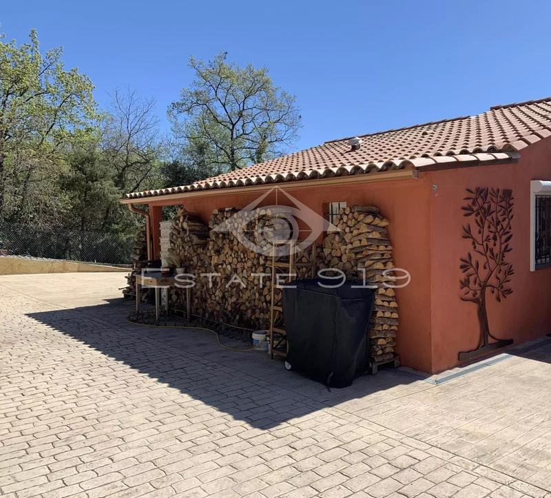 Villa - 183 m² - 6 pièces