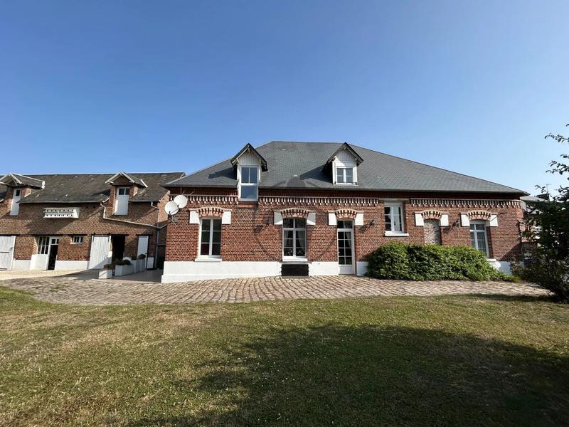 Maison - 202 m² - 8 pièces