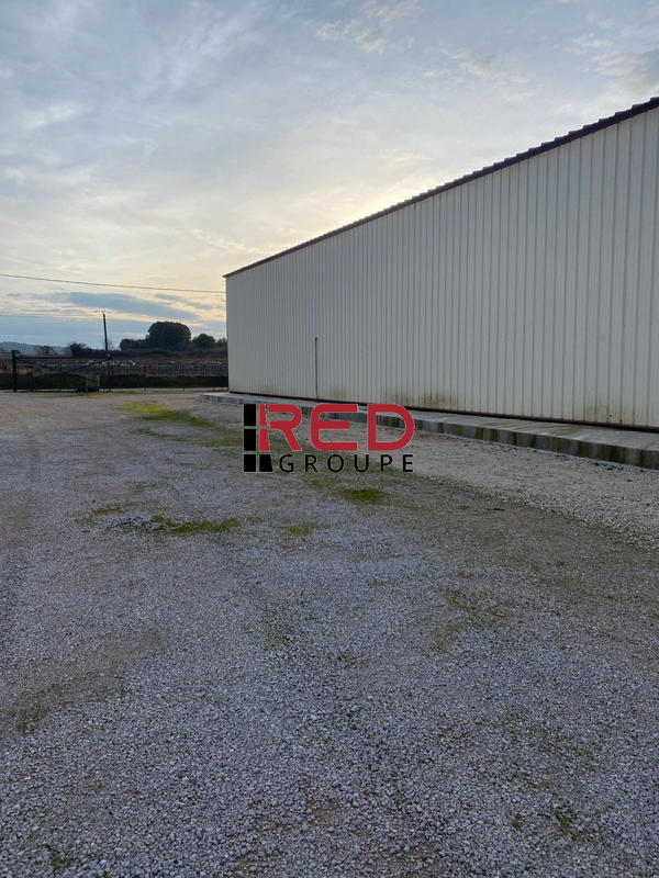 Entrepôt - 335 m²