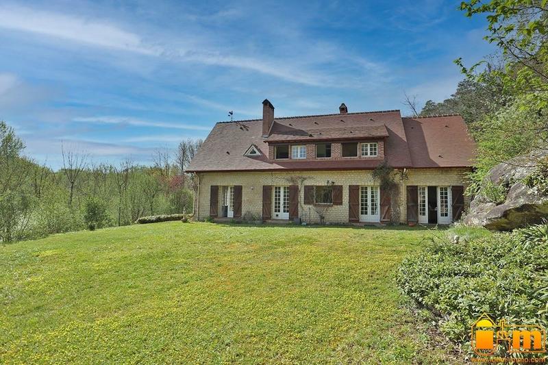 Maison - 187 m² - 8 pièces