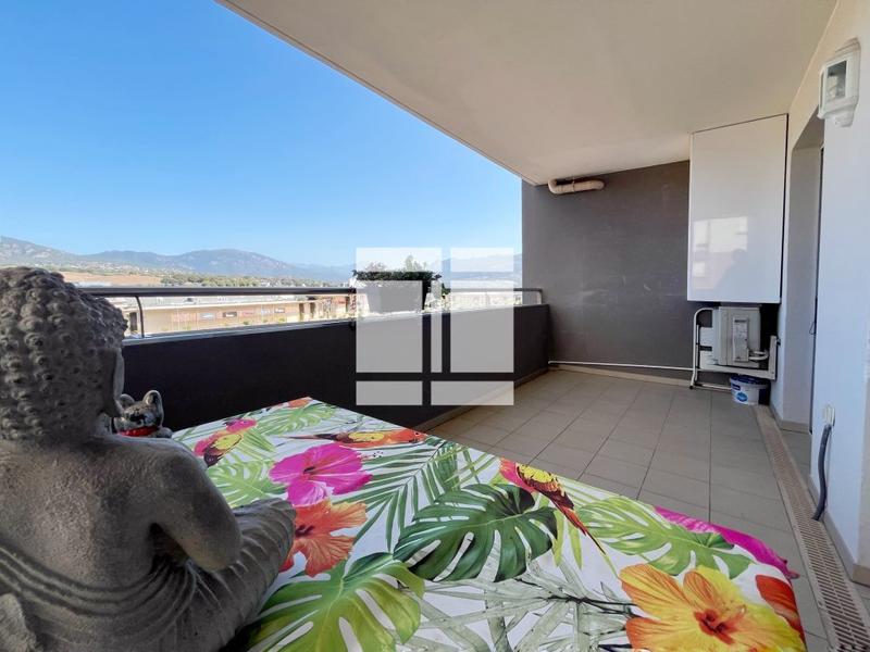 Appartement - 79 m² - 4 pièces