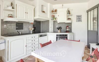 Propriété - 176 m² - 6 pièces