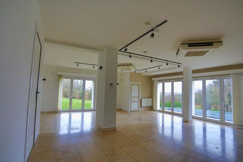 Maison - 195 m² - 7 pièces