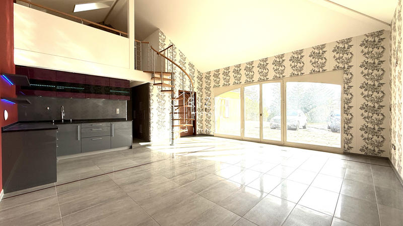 Maison - 450 m² - 20 pièces