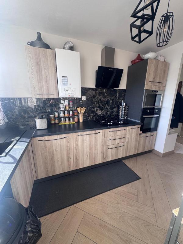 Appartement - 80 m² - 4 pièces