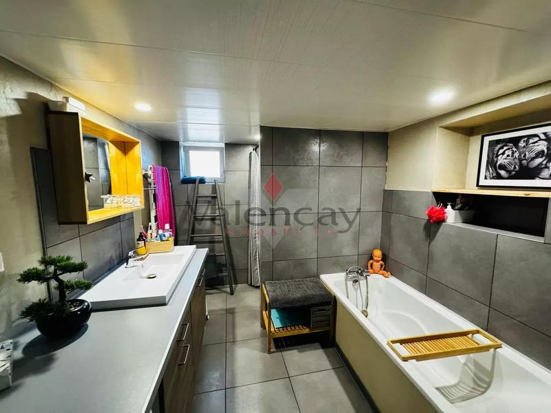 Maison jumelée - 101 m² - 5 pièces