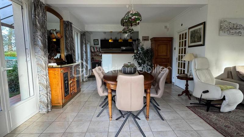 Maison traditionnelle - 132 m² - 7 pièces