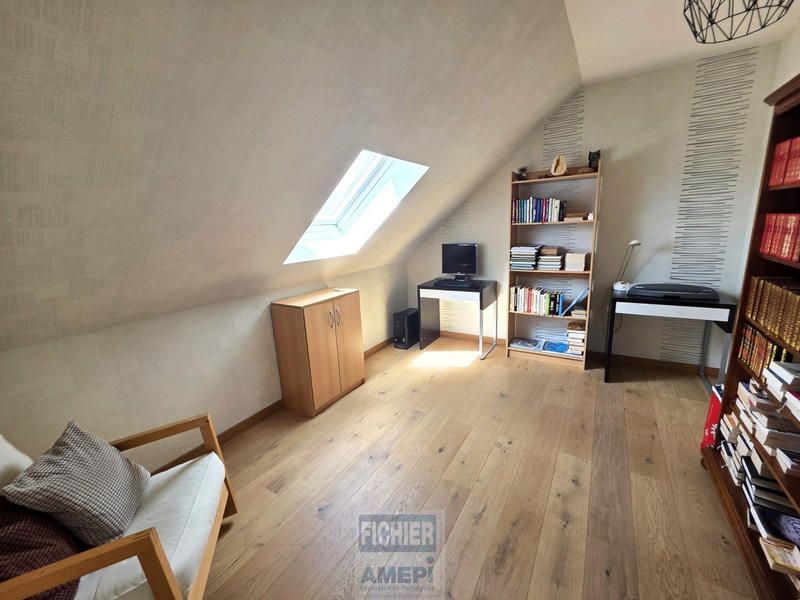 Maison - 226 m² - 8 pièces