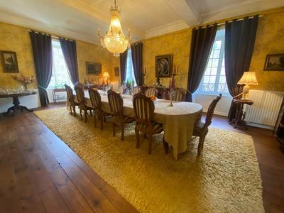 Maison - 552 m² - 17 pièces