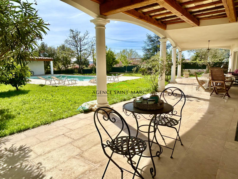 Maison - 257 m² - 6 pièces