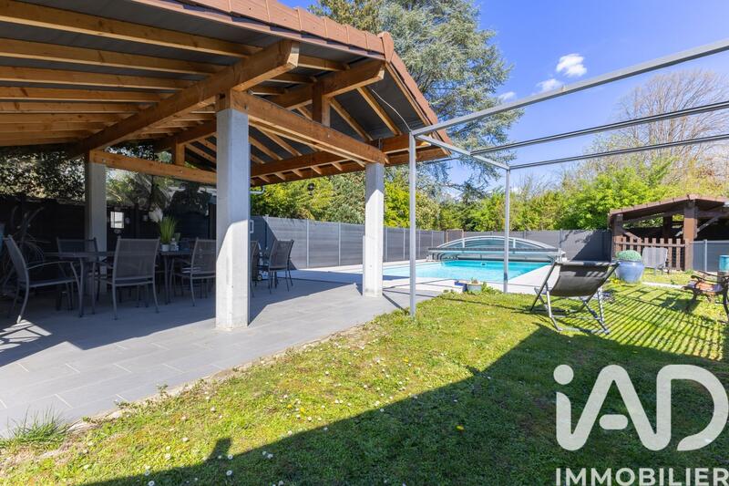 Maison de ville - 209 m² - 9 pièces