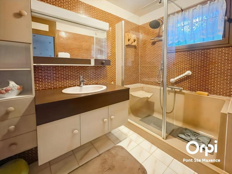 Maison - 99 m² - 4 pièces