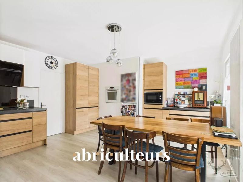 Maison - 167 m² - 6 pièces