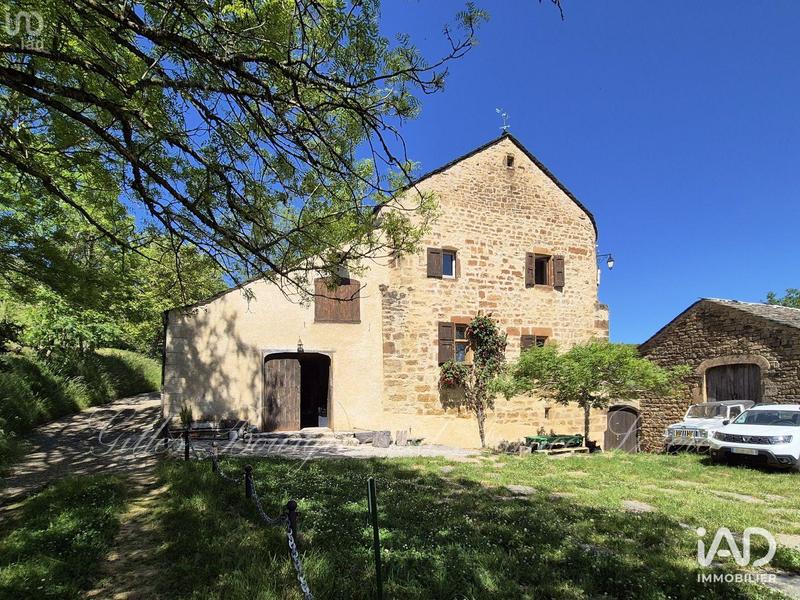 Maison - 415 m² - 16 pièces