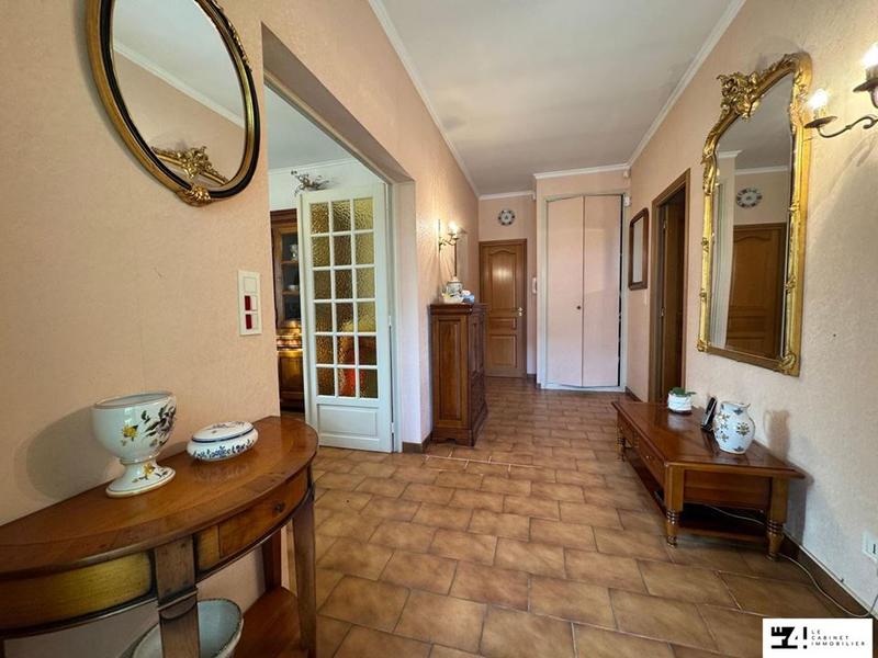 Maison traditionnelle - 140 m² - 5 pièces
