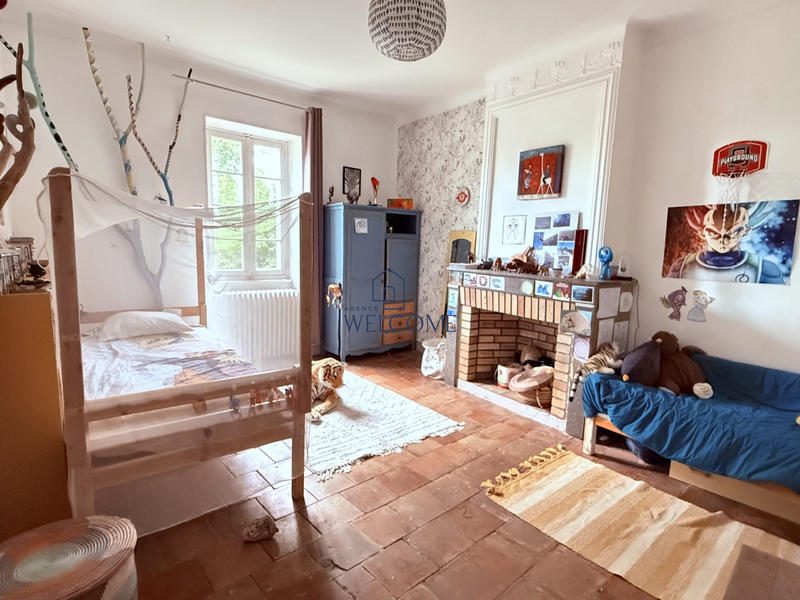 Mas - 600 m² - 12 pièces