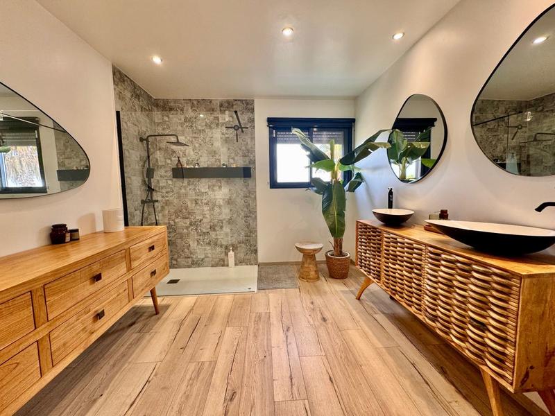 Maison d'architecte - 256 m² - 8 pièces