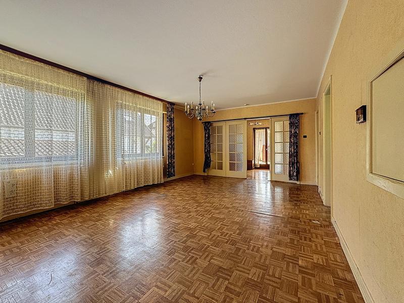 Maison - 182 m² - 8 pièces