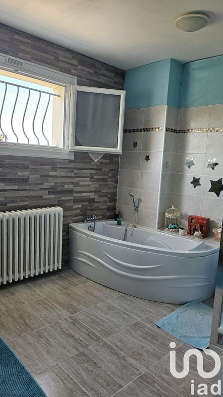 Maison - 215 m² - 7 pièces