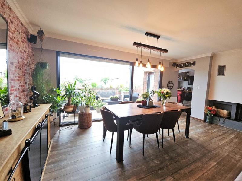 Maison - 205 m² - 7 pièces