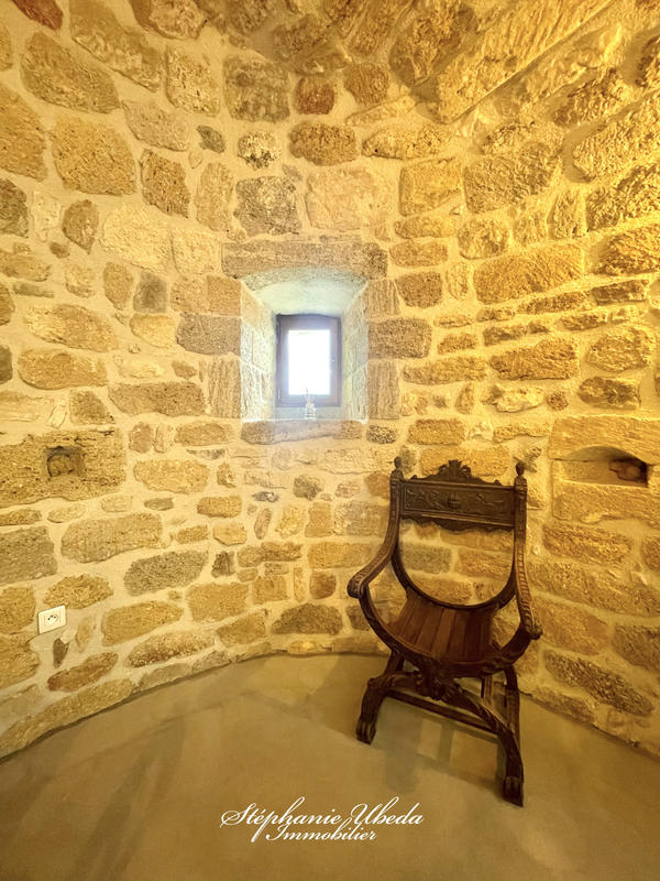 Maison - 235 m² - 6 pièces