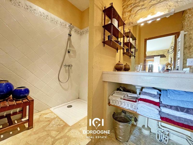 Propriété - 340 m² - 8 pièces