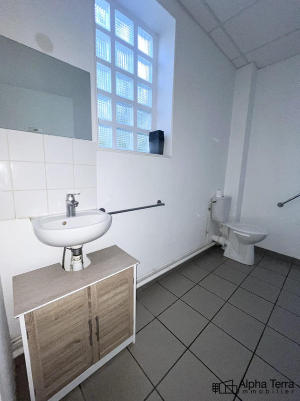 Local d'activités - 49 m² - 3 pièces