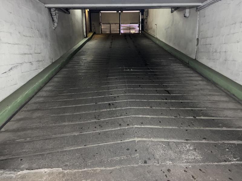 Parking / Garage - 12 m²