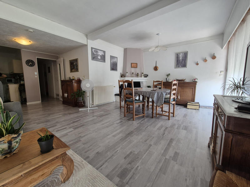 Maison - 200 m² - 8 pièces