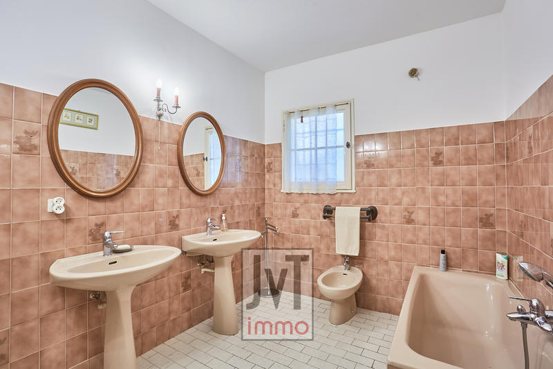 Villa - 200 m² - 7 pièces