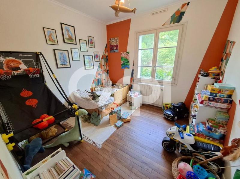 Maison - 151 m² - 6 pièces