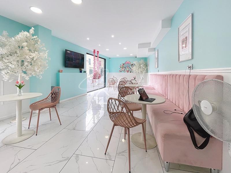 Local commercial - 80 m² - 1 pièce