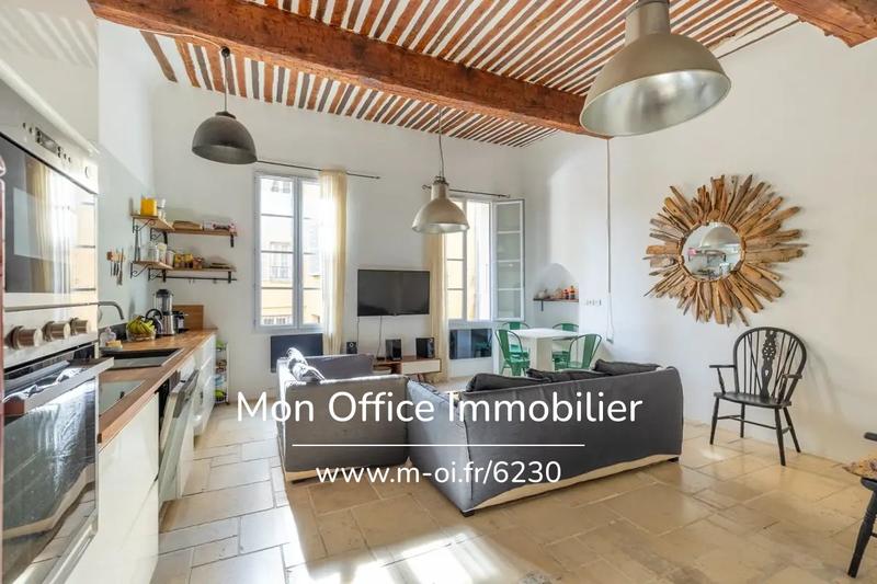 Appartement bourgeois - 43 m² - 3 pièces