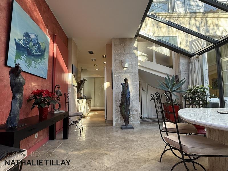 Maison bourgeoise - 260 m² - 9 pièces