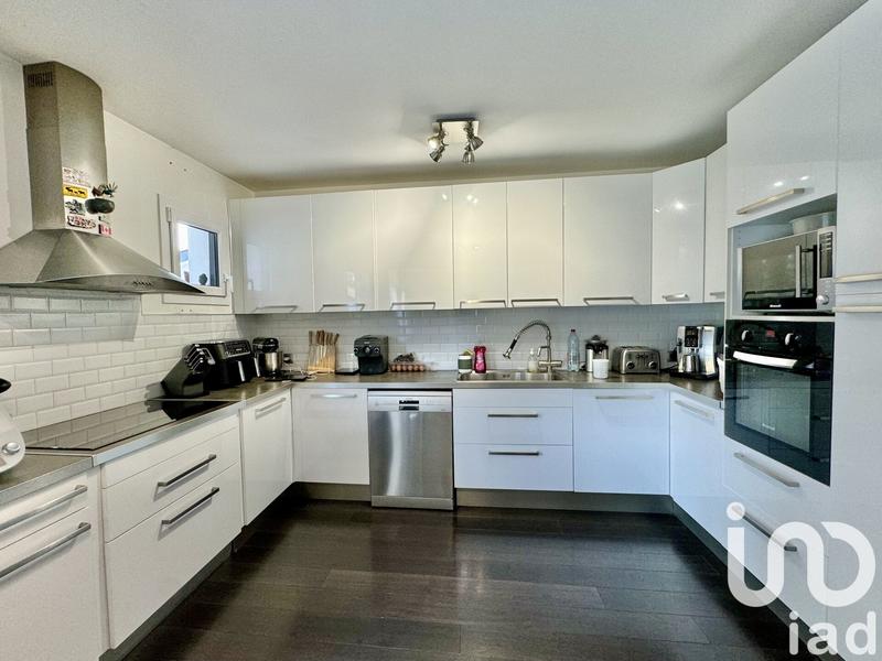 Maison - 250 m² - 9 pièces