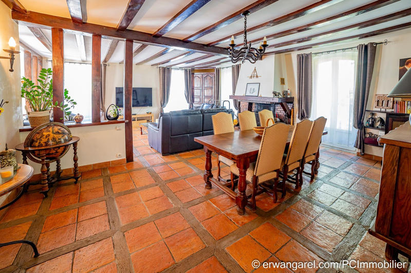 Propriété - 406 m² - 13 pièces