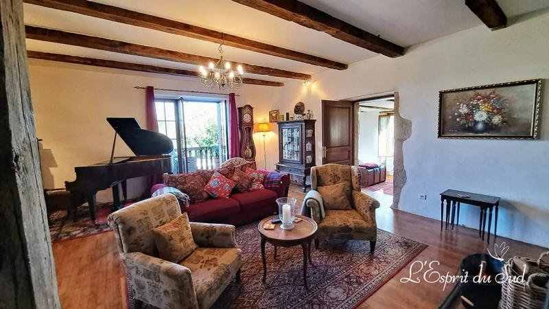 Mas - 418 m² - 19 pièces