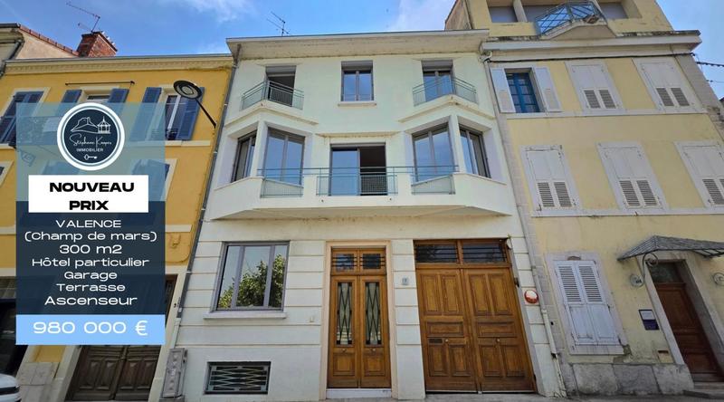 Maison - 300 m² - 11 pièces