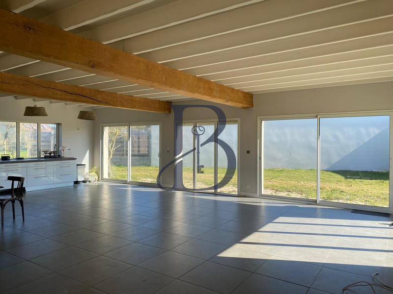 Maison - 195 m² - 8 pièces