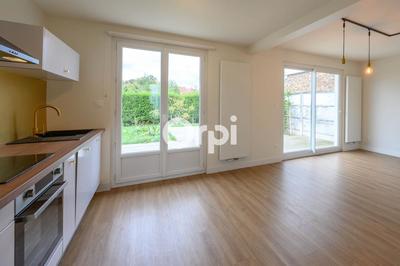 Maison - 98 m² - 5 pièces