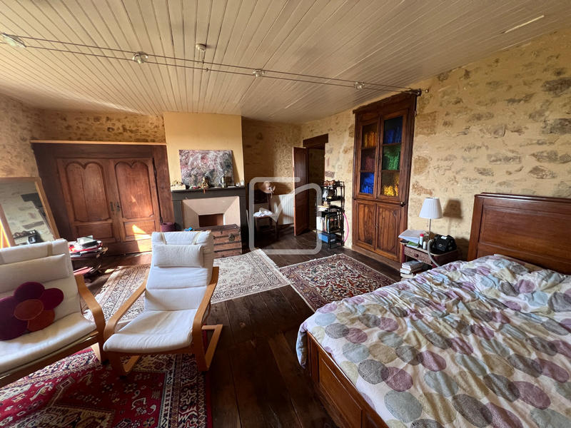 Maison - 160 m² - 8 pièces