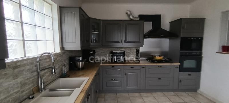 Maison - 218 m² - 10 pièces