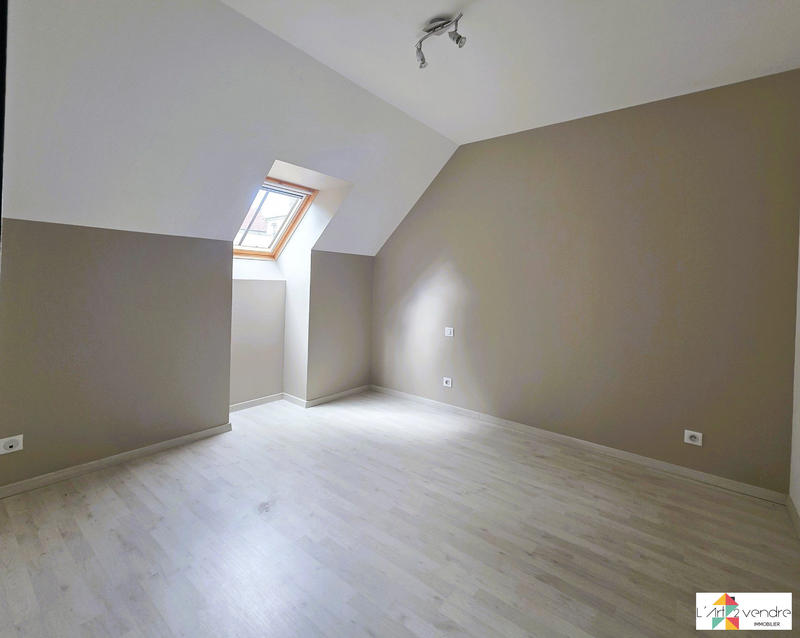 Maison traditionnelle - 148 m² - 6 pièces