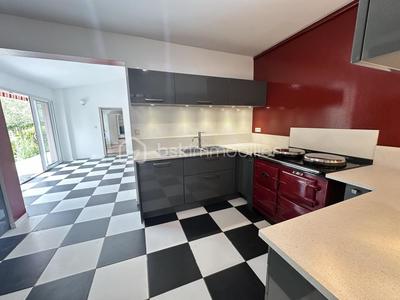 Maison de maîtres - 230 m² - 9 pièces